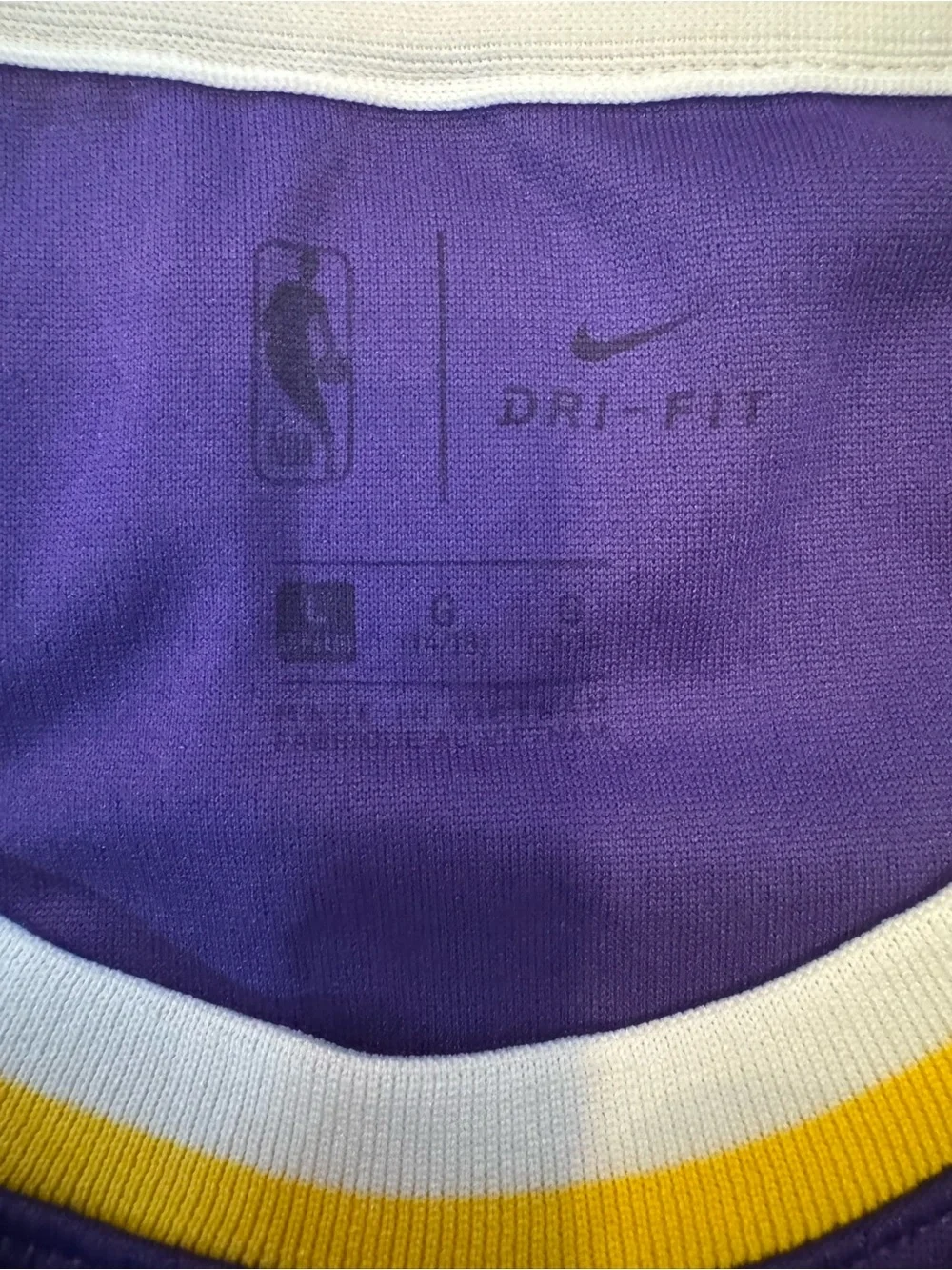 Lebron James youth large Nike jersey - Picture 4 of 4